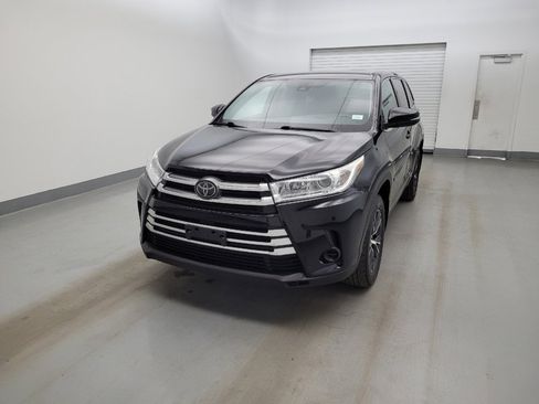 Used 2019 Toyota Highlander LE AWD/4WD image 15