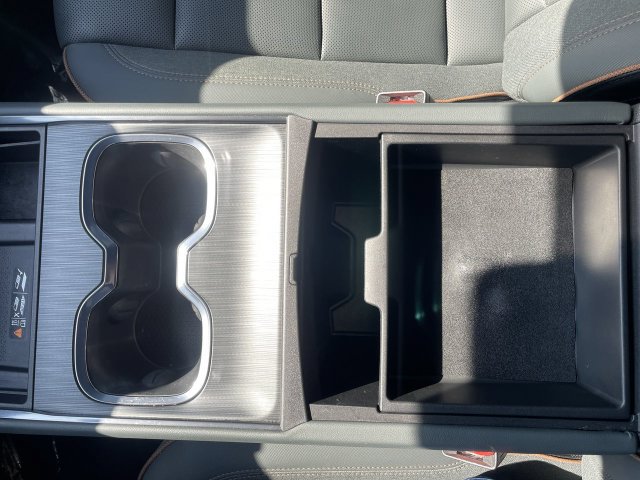 Certified 2024 GMC Acadia AT4 w/ Luxury Package AWD/4WD image 21