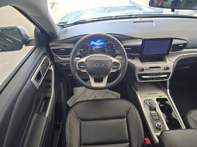 Used 2023 Ford Explorer XLT w/ Equipment Group 202A AWD/4WD image 12
