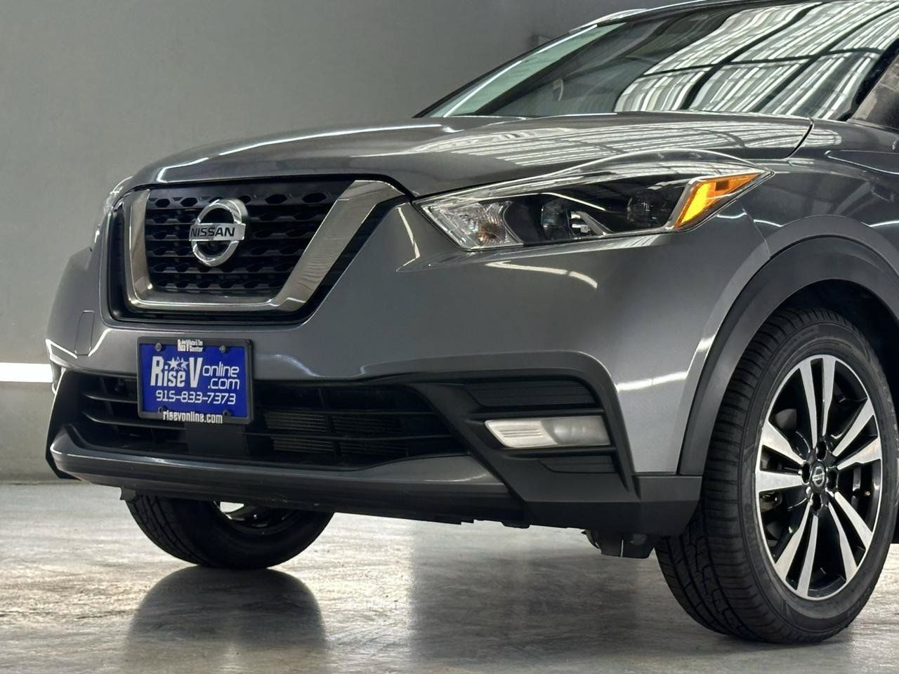 Used 2020 Nissan Kicks SR w/ SR Premium Package FWD image 4