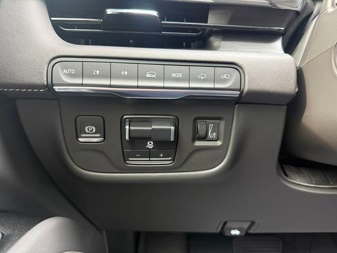 Used 2024 Cadillac Escalade Sport w/ Touring Package AWD/4WD image 19