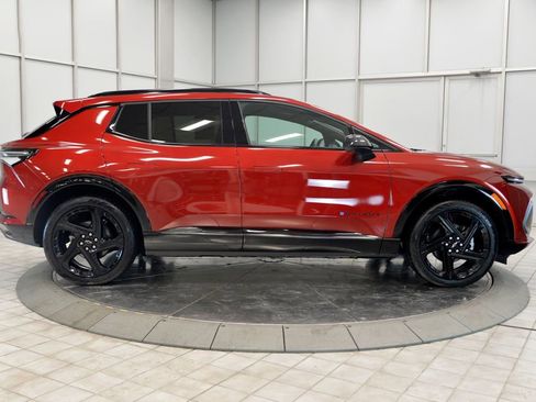 Used 2024 Chevrolet Equinox EV RS image 9