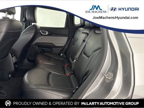 Used 2023 Jeep Compass Latitude image 28