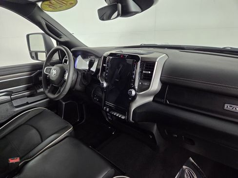 Used 2026 RAM 2500 Laramie AWD/4WD image 39