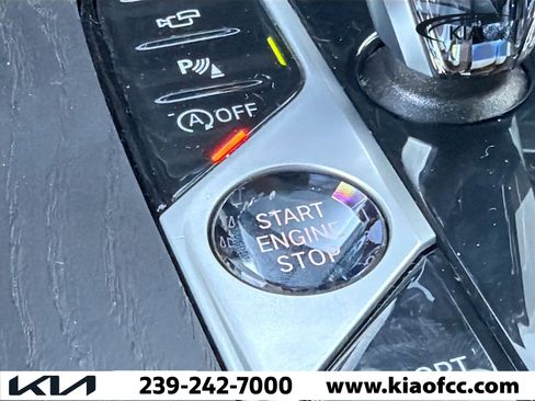 Used 2022 BMW X7 M50i image 34