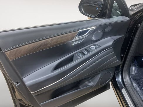 Used 2025 Genesis GV80 3.5T Prestige AWD/4WD image 13