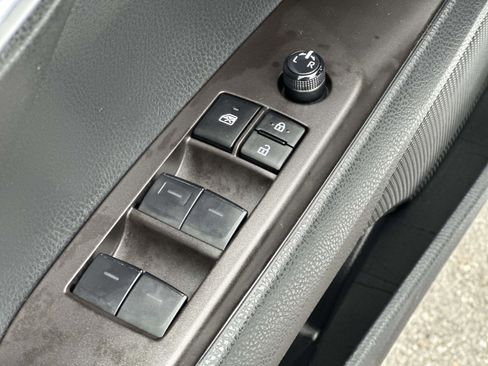 Used 2024 Toyota Camry SE image 21