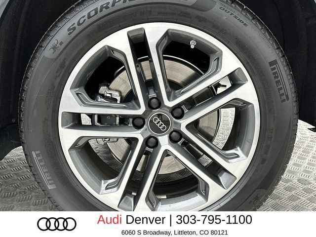 Used 2025 Audi Q5 Premium AWD/4WD image 10