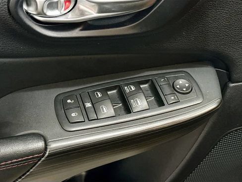 Used 2017 Jeep Cherokee Trailhawk w/ Cold Weather Group AWD/4WD image 15