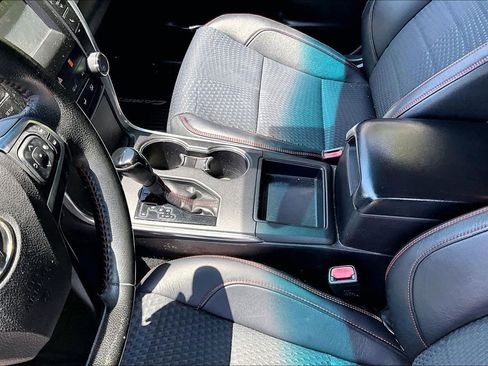 Used 2015 Toyota Camry SE FWD image 13