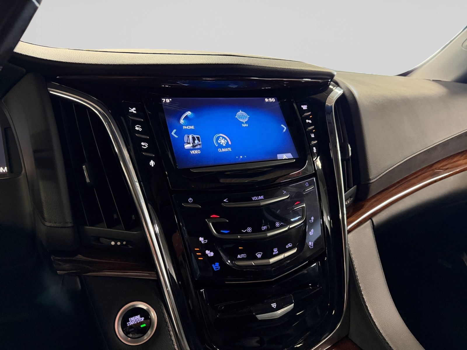 Used 2015 Cadillac Escalade Premium AWD/4WD image 29