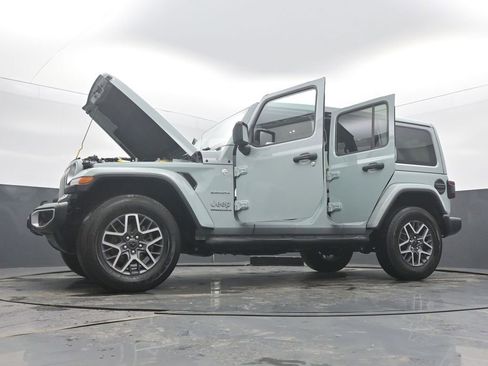 Used 2024 Jeep Wrangler Sahara image 58