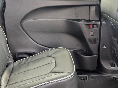 New 2026 Chrysler Pacifica Limited image 32