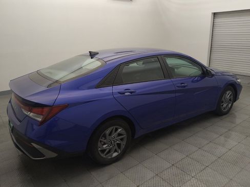 Used 2024 Hyundai Elantra SEL FWD image 10
