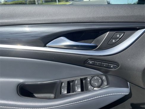 Used 2022 Buick Enclave Premium image 22