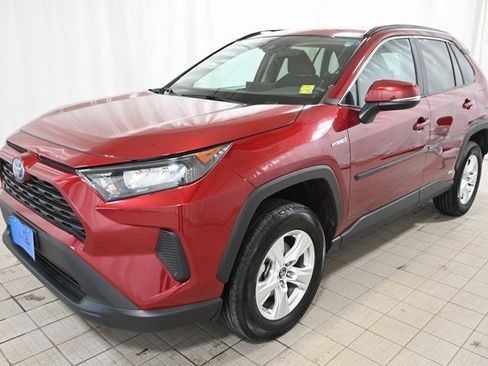 Used 2020 Toyota RAV4 LE image 16