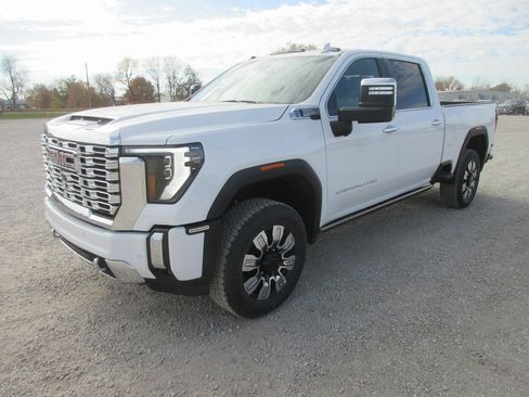 New 2026 GMC Sierra 2500 Denali w/ Denali Reserve Package image 11