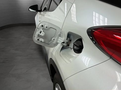 Used 2021 Toyota C-HR LE FWD image 26