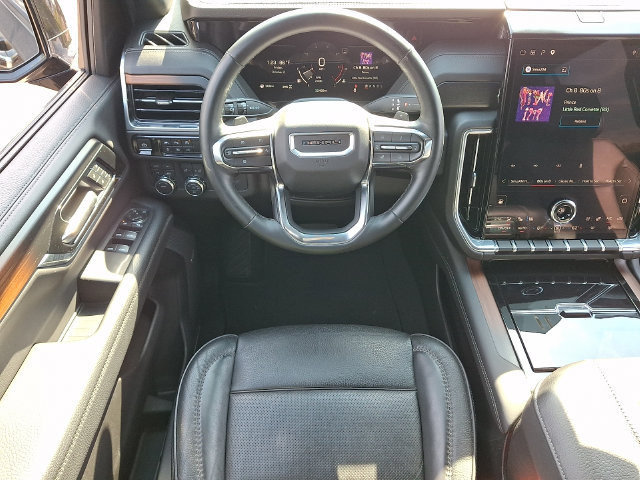 Used 2025 GMC Yukon Denali AWD/4WD image 3
