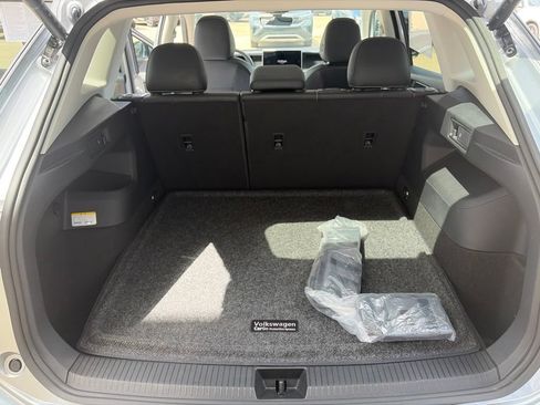 Certified 2025 Volkswagen Tiguan SE AWD/4WD image 14