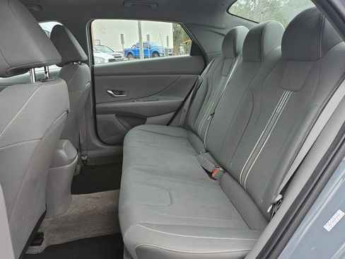 Used 2023 Hyundai Elantra SEL image 5
