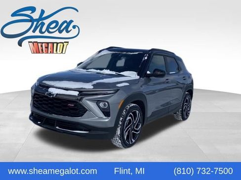 Used 2025 Chevrolet TrailBlazer RS w/ Convenience Package image 1