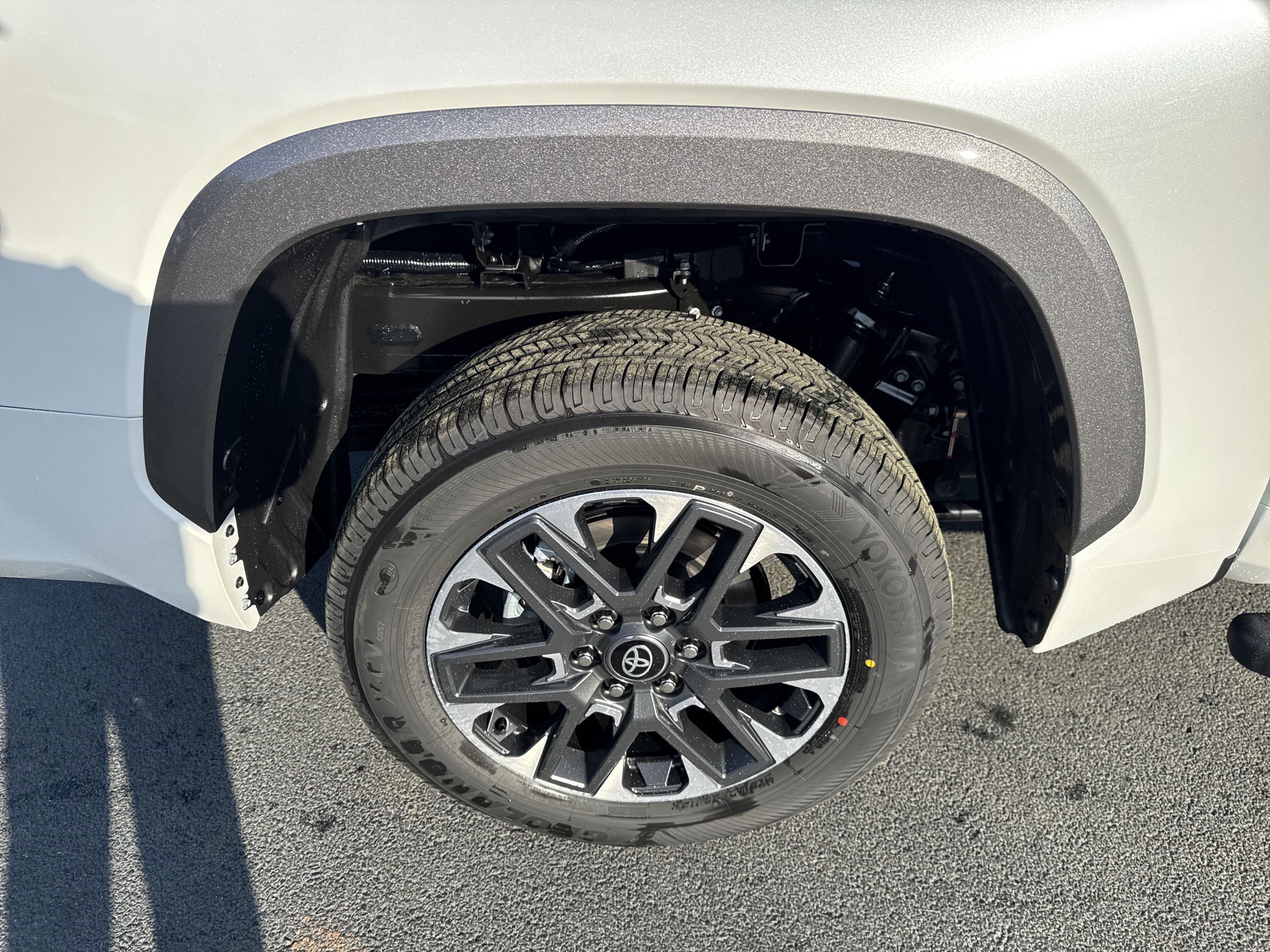 New 2025 Toyota Tundra Limited AWD/4WD image 11