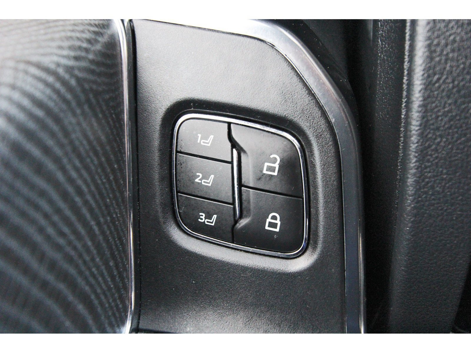 Used 2025 Ford F250 Platinum AWD/4WD image 19