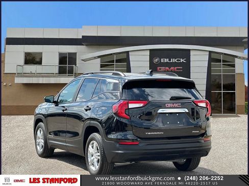 Used 2023 GMC Terrain SLE w/ Driver Convenience Package AWD/4WD image 4