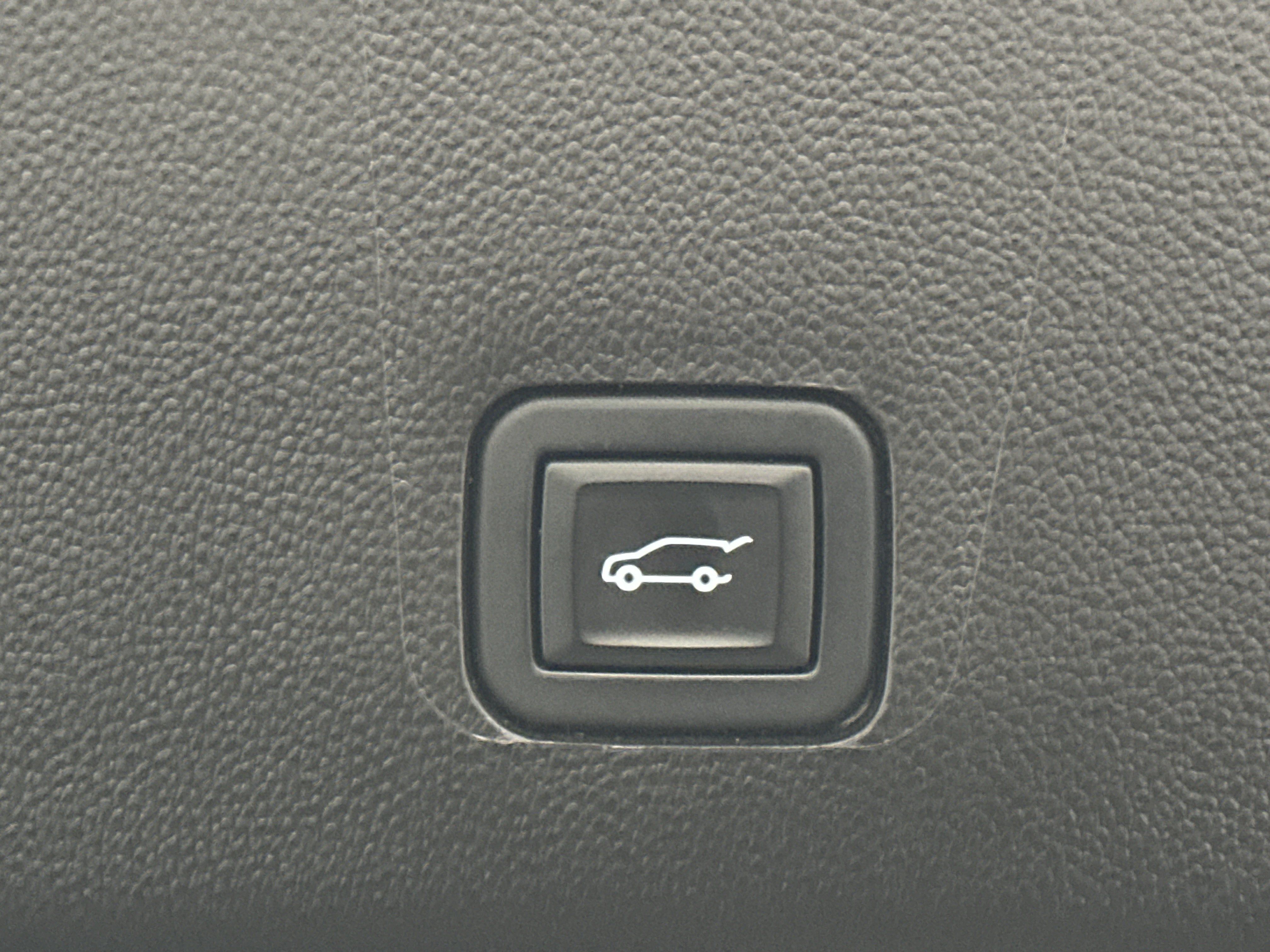 Used 2021 Chevrolet Traverse RS AWD/4WD image 15