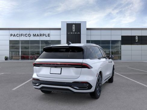 New 2026 Lincoln Nautilus Reserve image 8