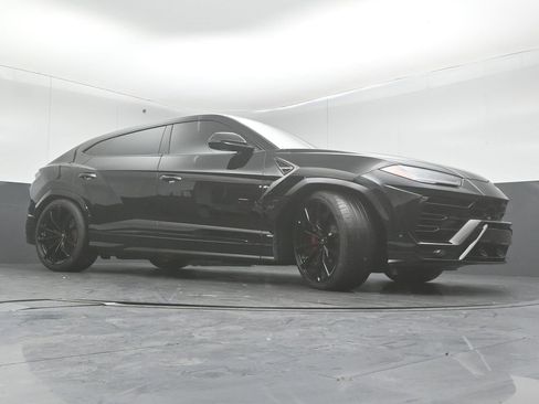Used 2021 Lamborghini Urus image 38