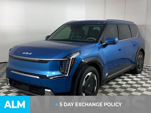 Used 2024 Kia EV9 Land image 5