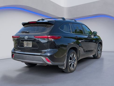 Used 2023 Toyota Highlander XLE FWD image 5