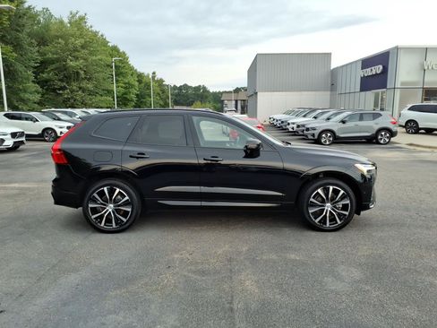 Used 2024 Volvo XC60 B5 Plus w/ Climate Package AWD/4WD image 2
