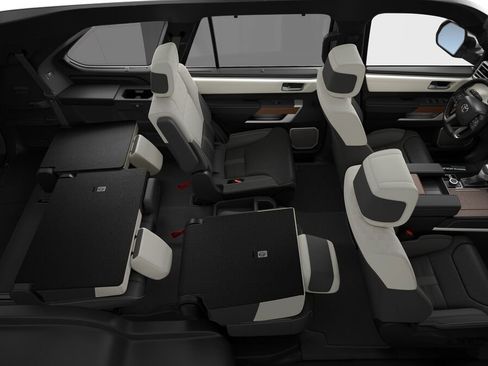 Used 2025 Toyota Sequoia Capstone image 22