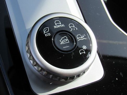 New 2025 Mitsubishi Outlander SE image 20