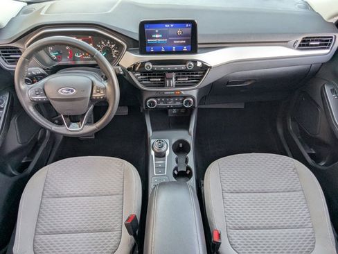Used 2022 Ford Escape SE w/ SE Sport Appearance Package image 18