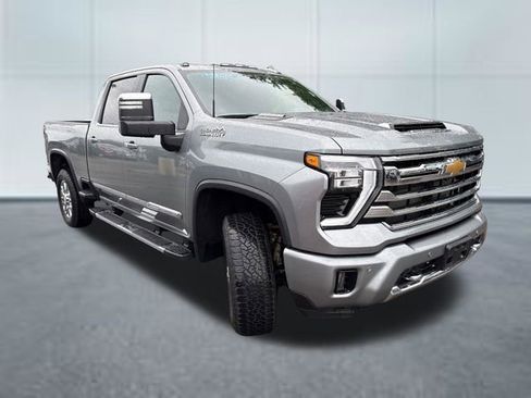 Used 2024 Chevrolet Silverado 2500 High Country w/ Technology Package AWD/4WD image 5