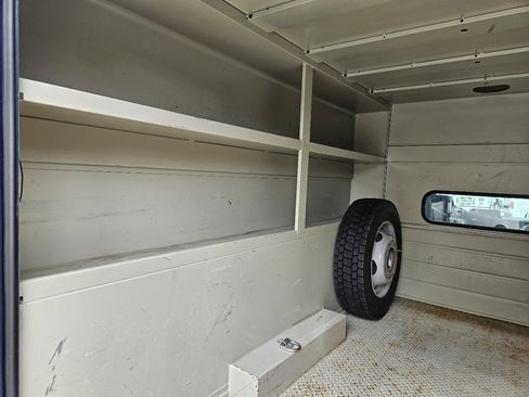 Used 2011 Ford F450 XL w/ PWR Equipment Group image 13