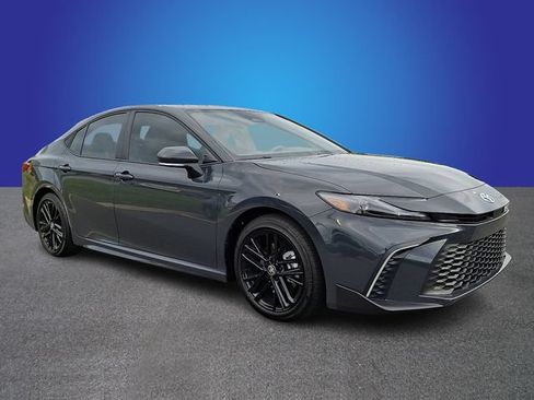 Used 2026 Toyota Camry SE w/ Convenience Package FWD image 3