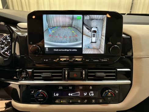 New 2025 Nissan Pathfinder SL image 15