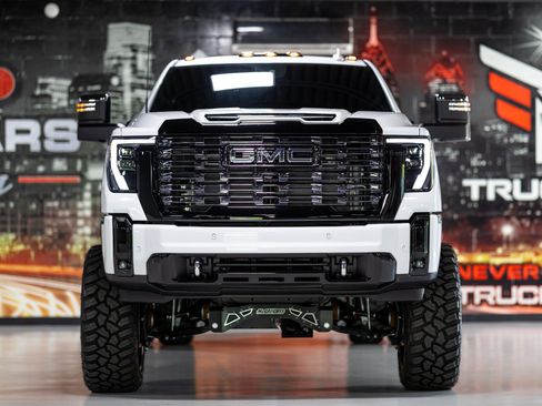 Used 2026 GMC Sierra 3500 Denali Ultimate AWD/4WD image 8