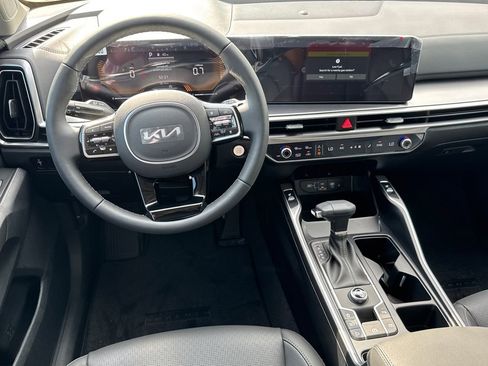 Certified 2025 Kia Sorento S w/ Panoramic Sunroof Package FWD image 23