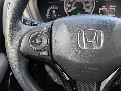 Used 2019 Honda HR-V EX image 10
