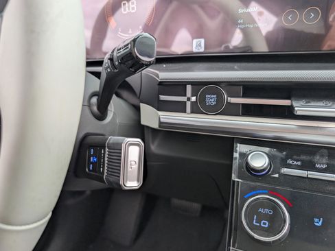 Used 2025 Hyundai Santa Fe SEL AWD/4WD image 26