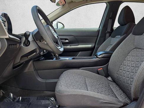 Used 2025 Nissan Kicks SV AWD/4WD image 15