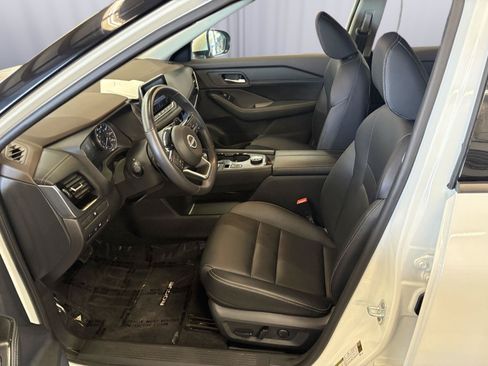 Used 2023 Nissan Rogue SL AWD/4WD image 25