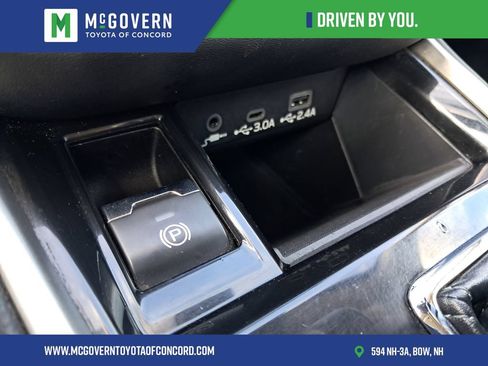 Used 2024 Subaru Legacy Premium AWD/4WD image 31
