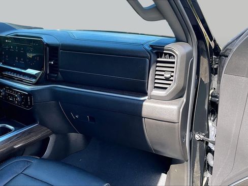 Used 2026 Chevrolet Silverado 1500 RST w/ Z71 Off-Road Package AWD/4WD image 19